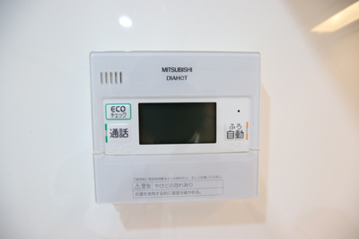 電気温水器リモコン※同タイプ、参考写真。