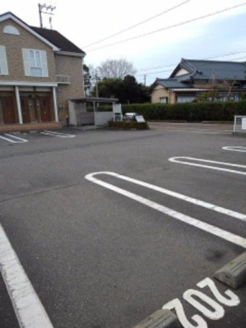 ネオ　グロ－ブの駐車場