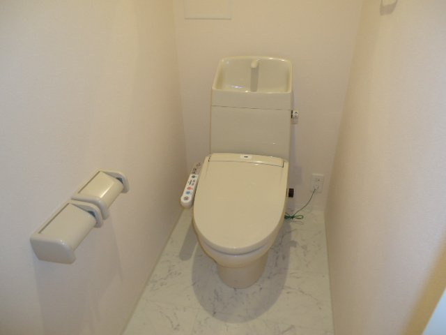 グランチェスタ悠弐番館のトイレ|シャワー付トイレ