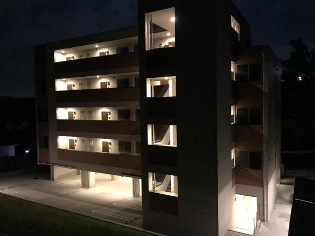 エスタージの外観|外観写真（夜）