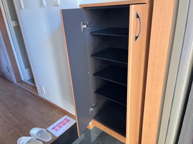 ラッキーズハイツの収納|下駄箱（イメージ）