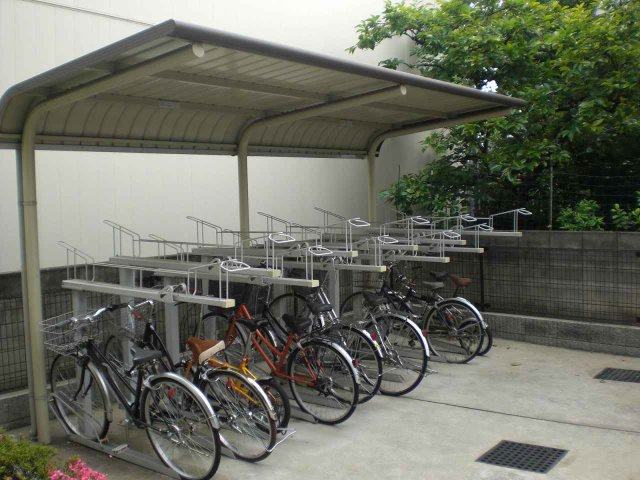 レオパレスセルシスのその他|自転車置き場