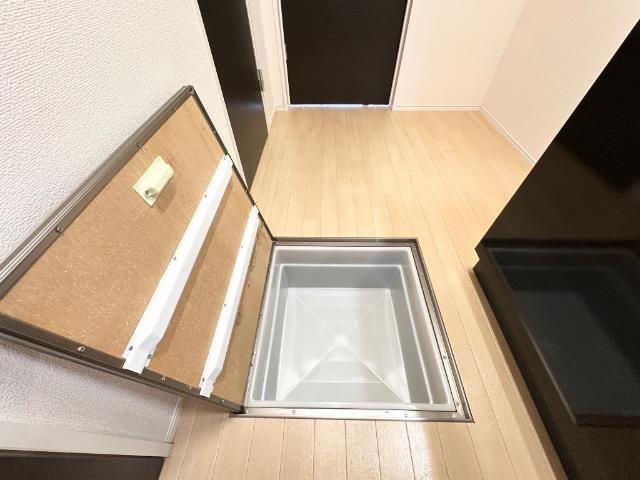 ＳＵＮ　ＨＥＩＭＥ　Ｍ＆Ｈ　Ⅲのキッチン|床下収納