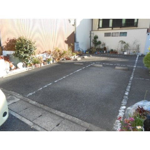 千手堂北町髙井駐車場の外観