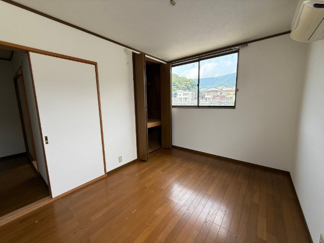 スティルライフ黒髪の内装