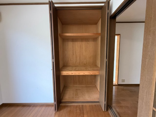 スティルライフ黒髪の収納