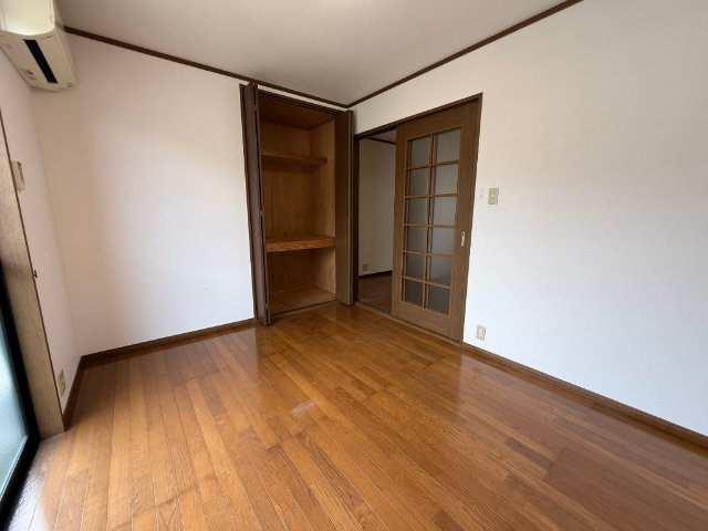 スティルライフ黒髪の内装