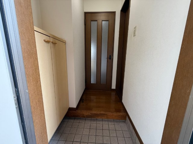 スティルライフ黒髪の玄関