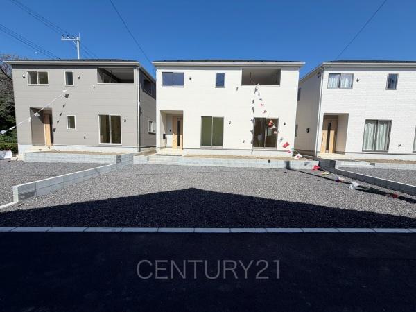 クレイドルガーデン前橋市川原町第４　２号棟の前面道路含む現地写真|並列駐車可能な駐車場
