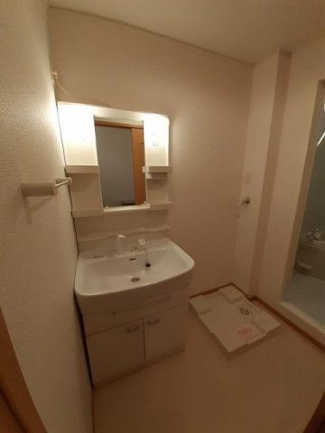 ローズガーデンイーストの洗面所|コンパクトで使いやすい洗面所