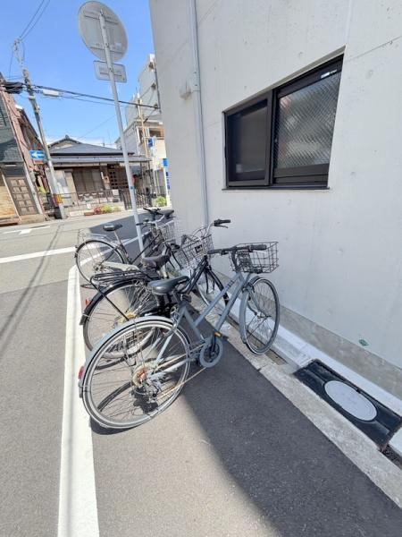 Veena弁天の駐車場