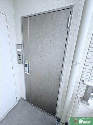 ラヴァーチェ徳川の玄関