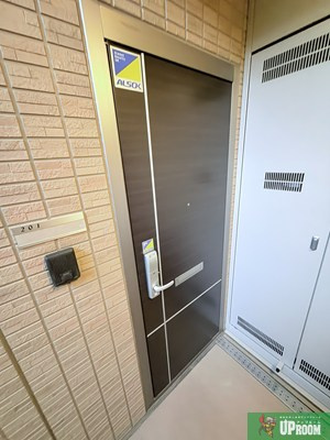 イモービリアーレ・タンタン　II棟の玄関