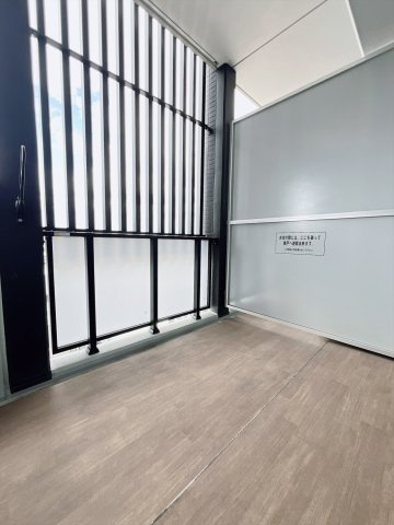NEO JAPANESQUE出来町のバルコニー