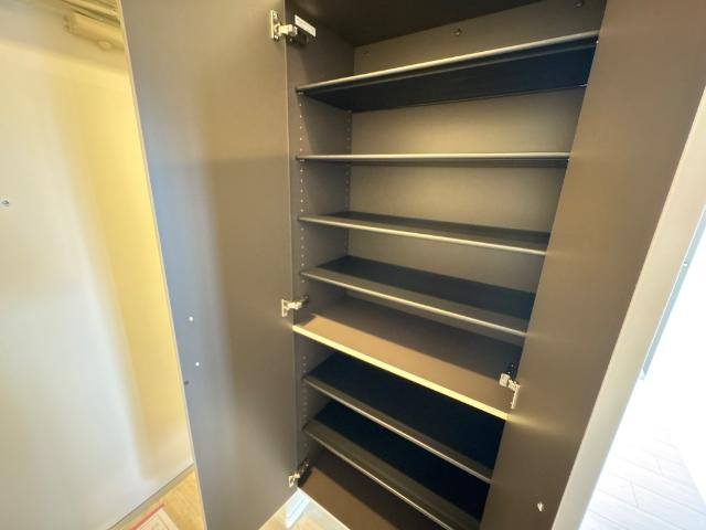 ラ　カーサ明倫の玄関|下駄箱