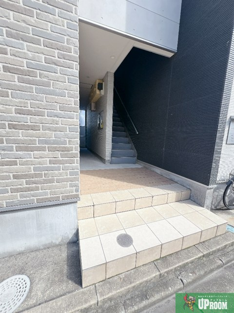 ハーモニーテラス金城町のエントランス