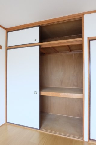 ファミール柏原の収納