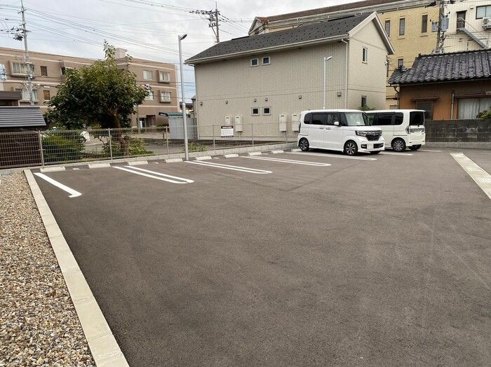 bienfait（ビアンフェ）の駐車場