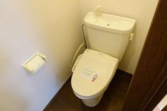 山木ハイツ　Aのトイレ|ゆったりとした空間のトイレです
