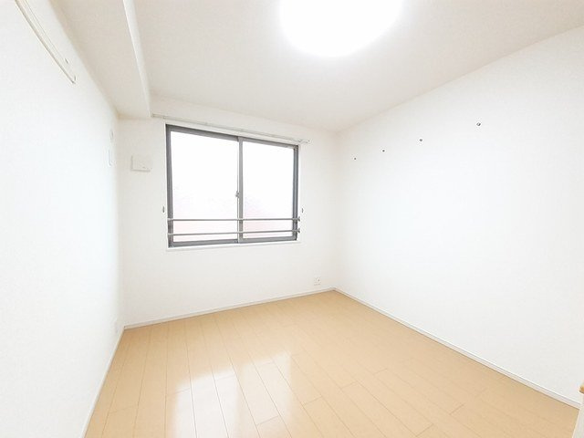 サラスバティ　Ｃの内装|内装は落ち着いています