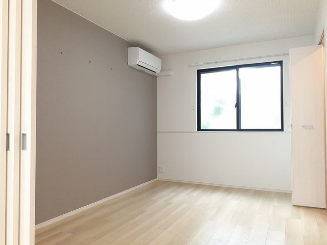ラフレーズ　Ⅰの内装|明るい室内です