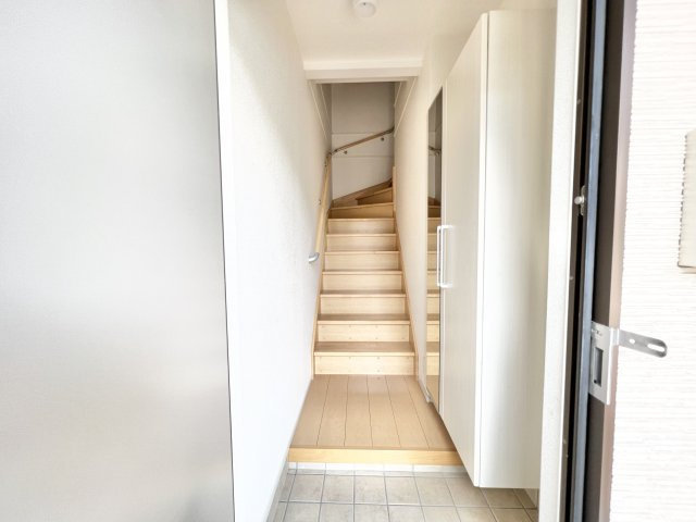 フェアステージAの玄関|※同タイプ参考写真