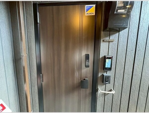 セレスティア城西のエントランス
