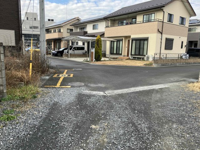 栃木市錦町25-5の前面道路含む現地写真