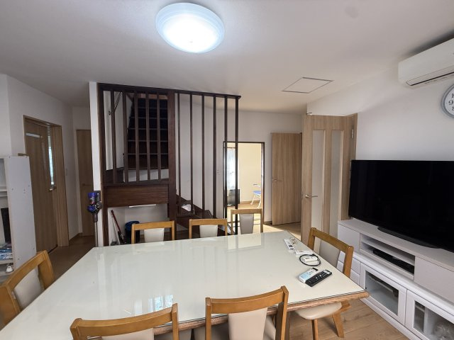 田上台　中古戸建の居間・リビング|ゆったり過ごせる居間です