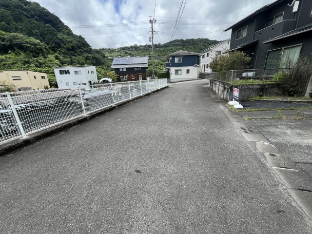星ヶ峯6丁目戸建の前面道路含む現地写真|前面道路含む現地写真です