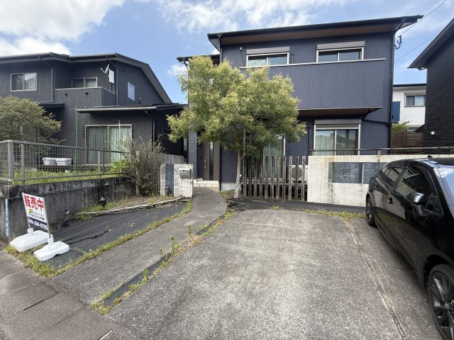 星ヶ峯6丁目戸建の駐車場