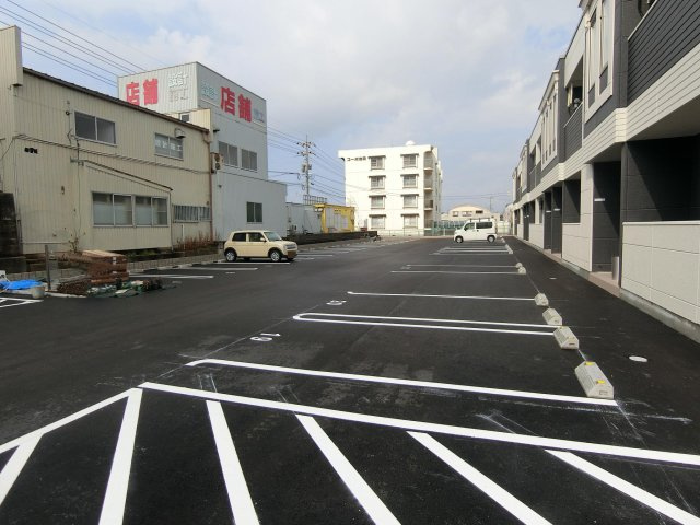 モアレディの駐車場