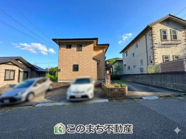 宇都宮市立伏町戸建の駐車場|お車並列４台分ご用意しております♪

