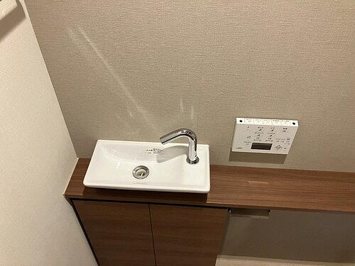プラウド千代田淡路町のトイレ|トイレ別角度　内装後　※2026年06月の写真