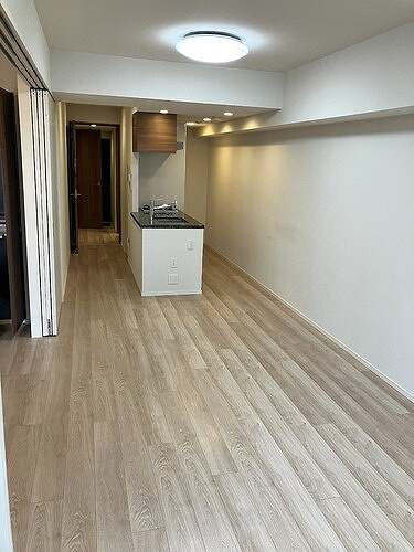 プラウド千代田淡路町の居間・リビング|リビングダイニングキッチン別角度　内装後2026年06月写真