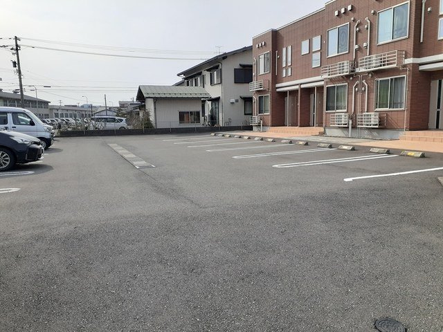 パーシモン　Ｅの駐車場