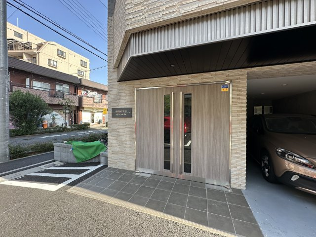 アルファコート北綾瀬２のエントランス|ゆとりのあるエントランスです
