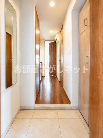 パレステュディオ渋谷本町の玄関