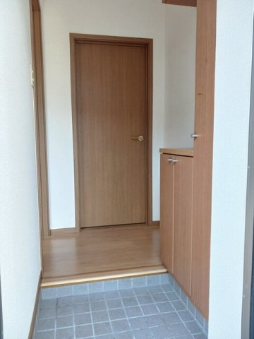 ホワイトリバー　Ａの玄関|玄関です
