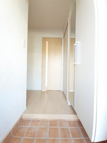 オイコス　オニロ　Ａの玄関|明るい玄関です