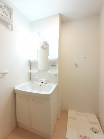 フランメゾン南沖洲Ｂの洗面所|忙しい朝には欠かせない洗面所です