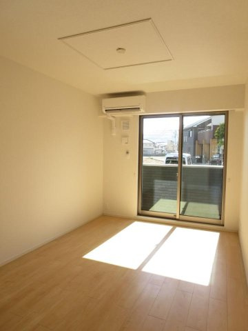 ジェルメ　アローＡの居間・リビング|ゆったりとした居間です
