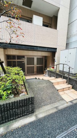 スタジオデン勝どきのエントランス|清潔なエントランスです