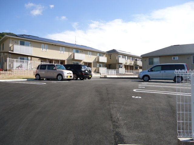 ウィット室積Ⅳの駐車場