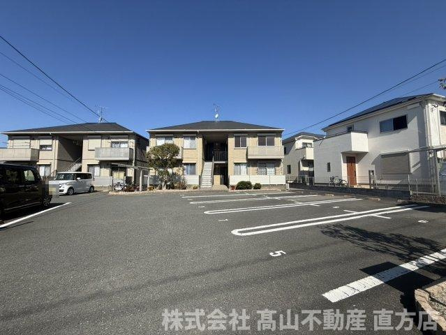 北九州市八幡西区茶屋の原２丁目のアパートの駐車場