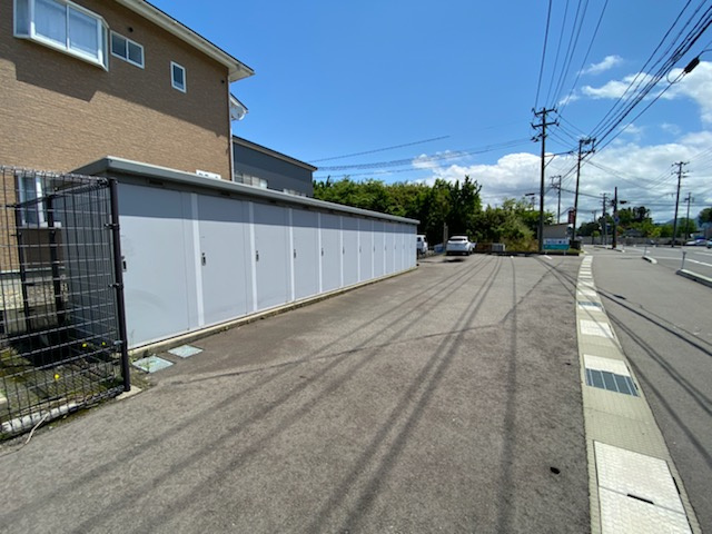 ベロウ岩上の設備