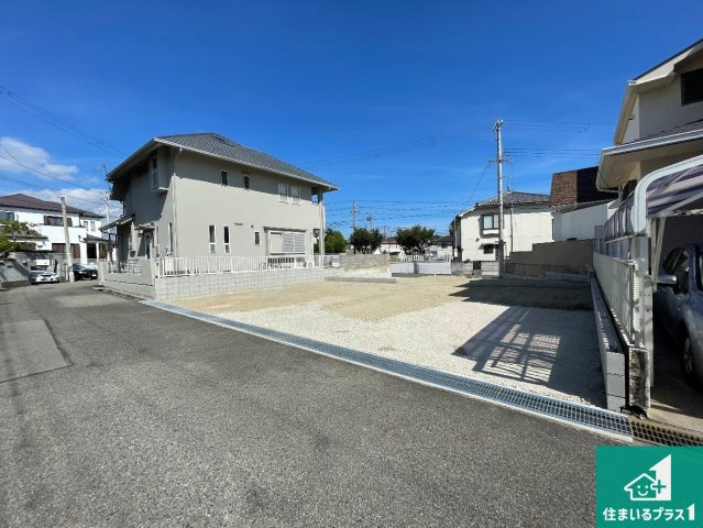 神戸市垂水区桃山台　新築一戸建ての前面道路含む現地写真|周辺は落ち着いた街並みの住宅地！子育てがしやすい住環境です！まだ未完成ですが、現地でしかわからない事もございます。是非一度ご覧ください。