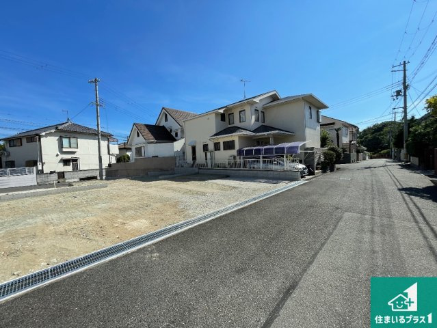 神戸市垂水区桃山台　新築一戸建ての前面道路含む現地写真|周辺は落ち着いた街並みの住宅地！子育てがしやすい住環境です！まだ未完成ですが、現地でしかわからない事もございます。是非一度ご覧ください。