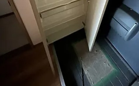 ドミールＪの玄関
