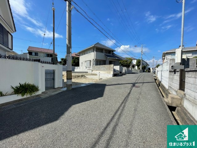 神戸市垂水区桃山台　新築一戸建ての前面道路含む現地写真|周辺は落ち着いた街並みの住宅地！子育てがしやすい住環境です！まだ未完成ですが、現地でしかわからない事もございます。是非一度ご覧ください。